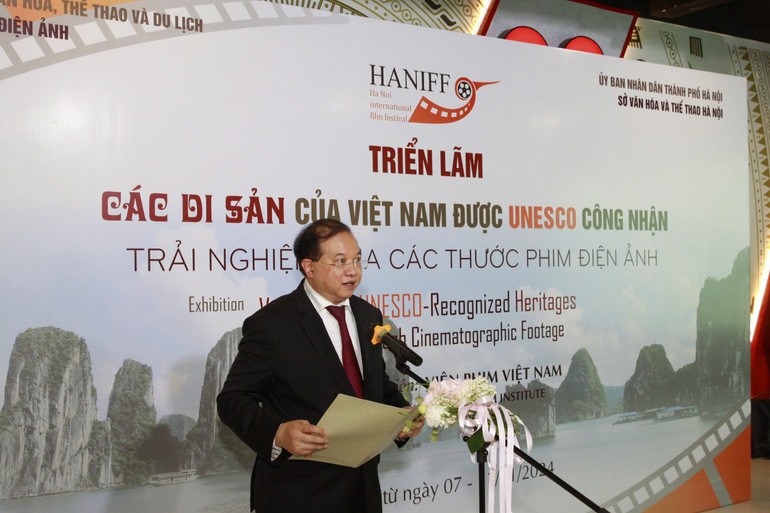 Thứ trưởng Tạ Quang Đông phát biểu tại lễ khai mạc triển lãm.