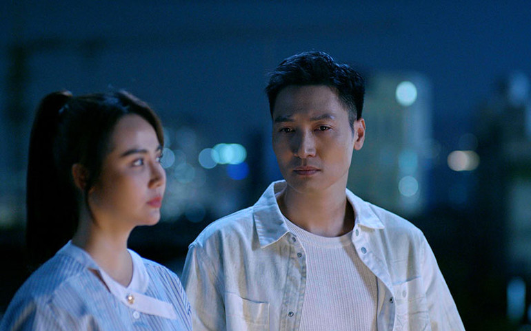 Mạnh Trường và Minh Huyền trong phim.