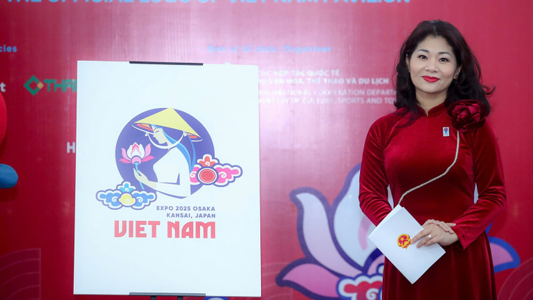 TS Nguyễn Phương Hòa giới thiệu logo của Nhà Triển lãm Việt Nam.