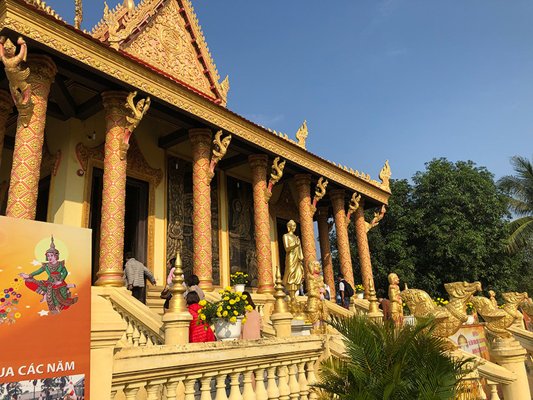 Chùa Kh'mer trong Làng Văn hóa, du lịch các dân tộc Việt Nam. Chùa Kh'mer trong Làng Văn hóa, du lịch các dân tộc Việt Nam.