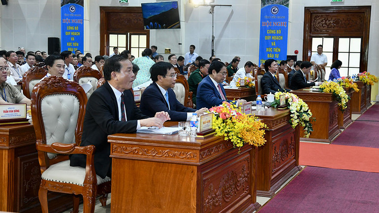 Thủ tướng Phạm Minh Chính và các đại biểu dự Hội nghị.