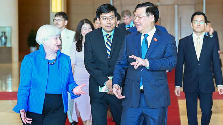 Chủ tịch Quốc hội Vương Đình Huệ trao đổi với Bộ trưởng Tài chính Hoa Kỳ Janet Yellen.