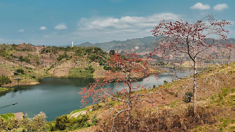 Phong cảnh núi rừng Sơn La tuyệt đẹp trong MV.