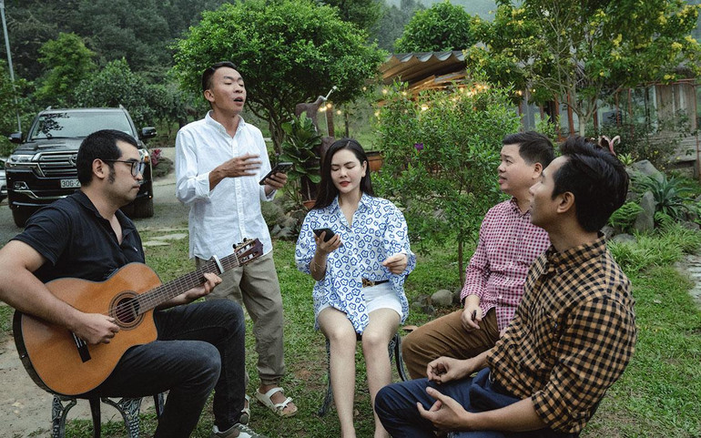 Một buổi tập chuẩn bị cho liveshow của Lương Nguyệt Anh cùng các NSƯT Đăng Dương, Việt Hoàn và ca sĩ Lê Anh Dũng.