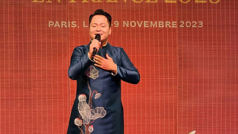Lê Thanh Phong hát Ví, Giặm trong khuôn khổ sự kiện Ngày Việt Nam tại Pháp 2023.