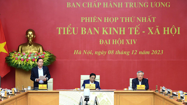 Phó Chủ tịch thường trực Quốc hội Trần Thanh Mẫn phát biểu tại Phiên họp.