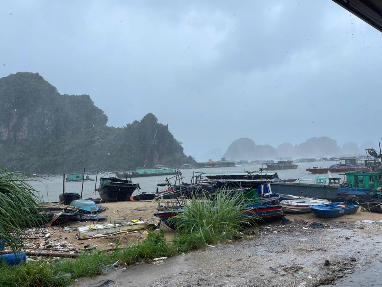 [Live] Bão số 3 di chuyển về phía Tây Bắc Bộ và suy yếu thành áp thấp nhiệt đới ảnh 72