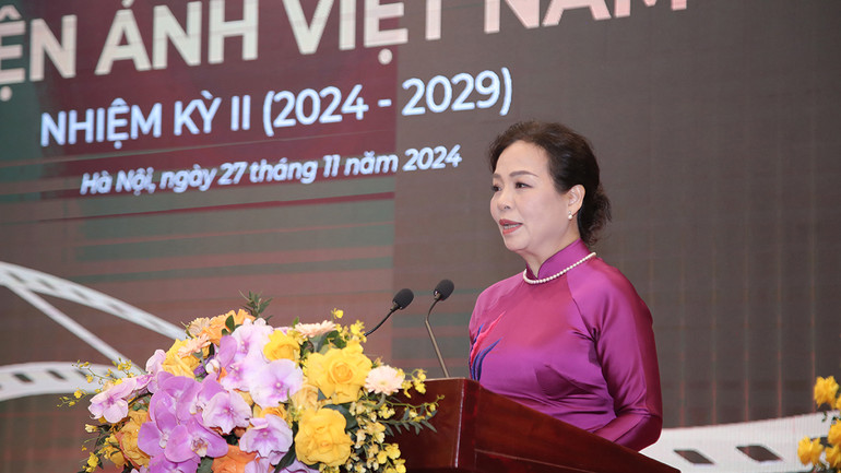 Tiến sĩ Ngô Phương Lan phát biểu tại Đại hội.