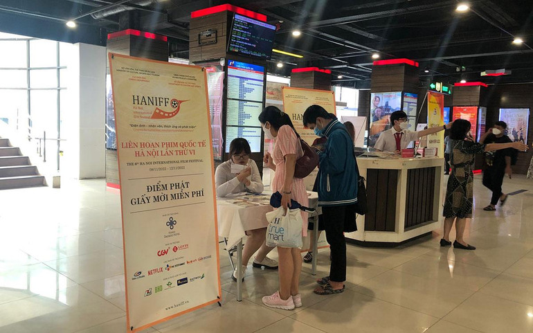 Xem giới thiệu phim và nhận vé tại rạp. (Ảnh: TUYẾT LOAN)