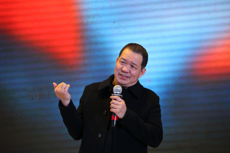 Đạo diễn Lương Đình Dũng chia sẻ trong chương trình.