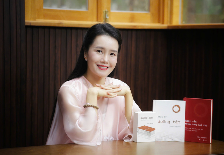 Tác giả Ruby Nguyen.