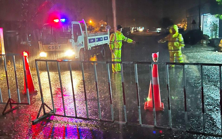 Công an Thừa Thiên Huế cử lực lượng chốt trực từ cửa hầm phía Bắc (ở huyện Phú Lộc). (Ảnh: ĐN)