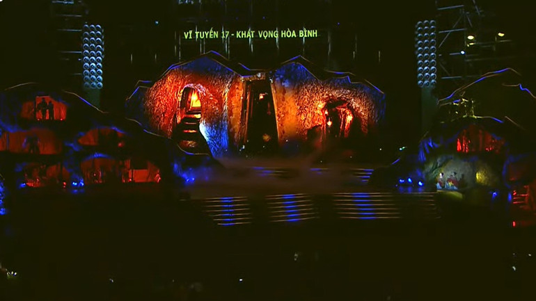 Hoạt cảnh “Cuộc sống dưới lòng đất”.