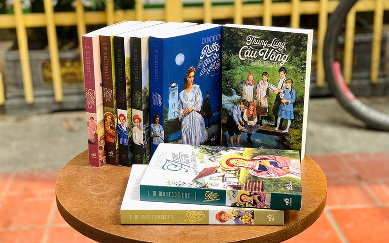 Bộ sách về Anne, cô bé tóc đỏ.