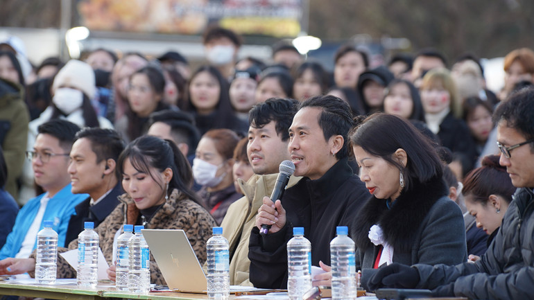 Tổng đạo diễn Huy Lio.