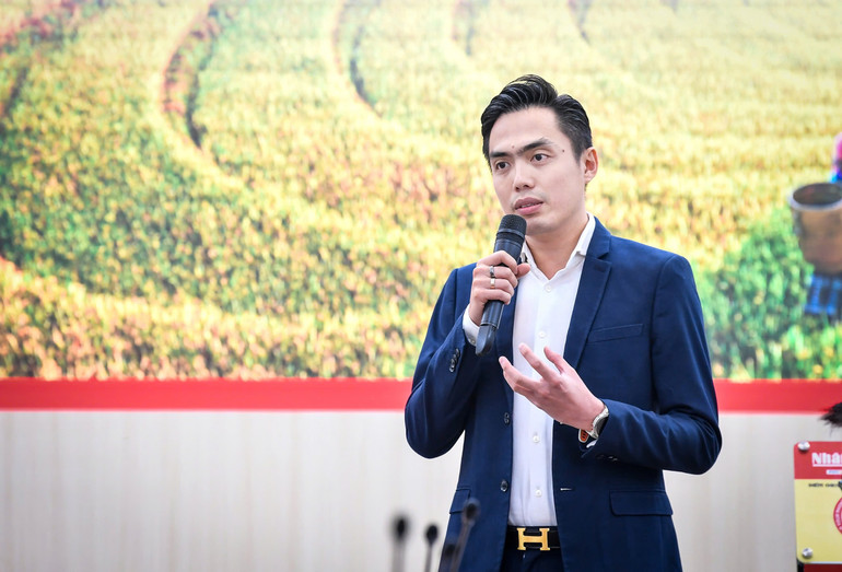 Ông Huy Nguyễn, Tổng Giám đốc Phygital Labs nói về dự án. Ông Huy Nguyễn, Tổng Giám đốc Phygital Labs nói về dự án.