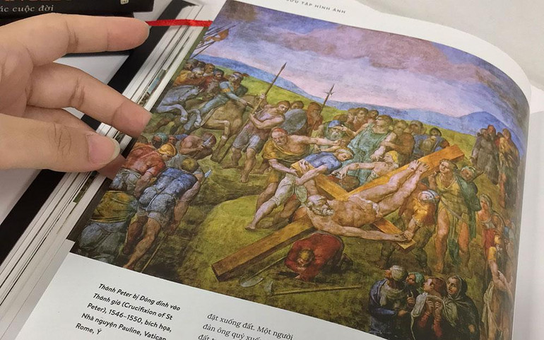 Một trang ảnh minh họa trong bộ sách.