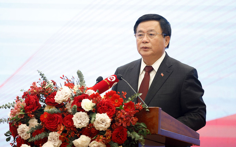 Đồng chí Nguyễn Xuân Thắng phát biểu tại Hội thảo.