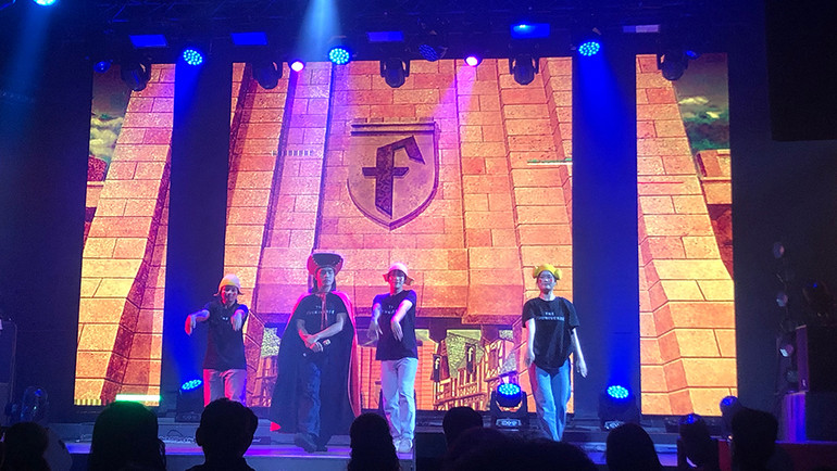 Tham gia vở nhạc kịch đều là những diễn viên không chuyên.