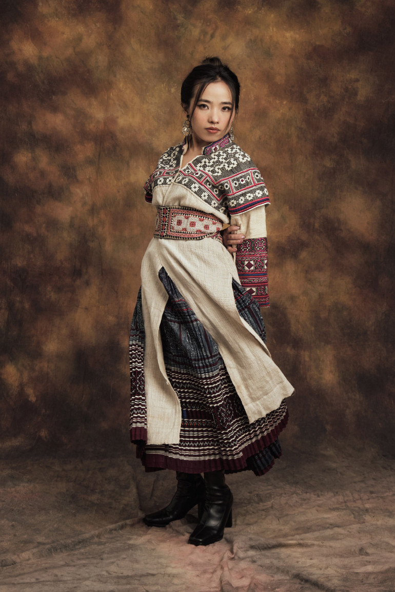 Nhà sưu tầm trẻ Chấu Thị Nung. Nhà sưu tầm trẻ Chấu Thị Nung.