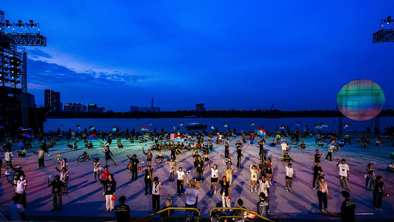 Hàng nghìn nghệ sĩ, diễn viên tích cực tập luyện.