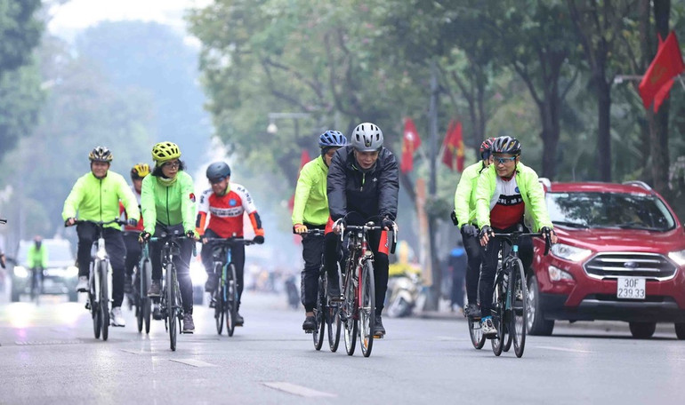 Khởi động một năm mới nhiều sức khỏe, bình an của nhiều người yêu thể thao.