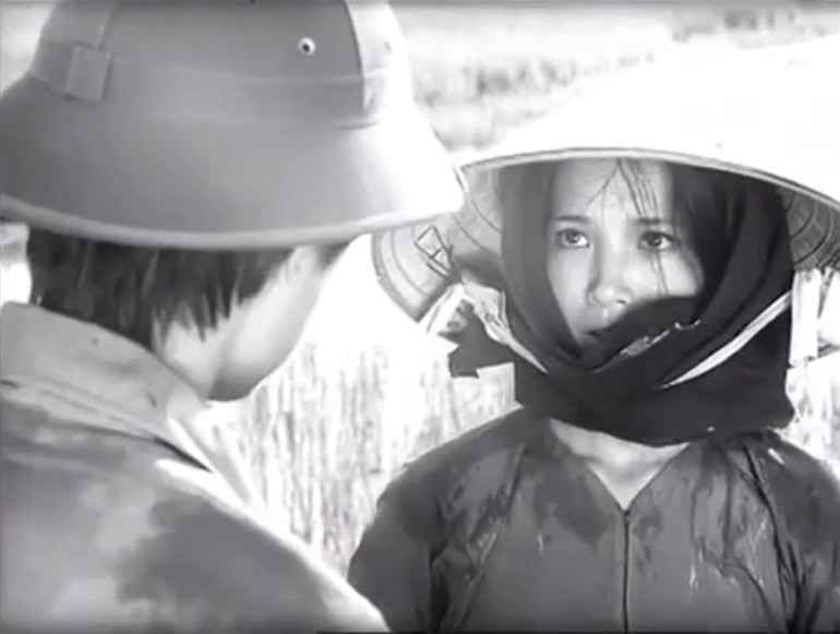 "Bao giờ cho đến tháng Mười" là một trong 18 phim hay nhất thế kỷ 20 của châu Á. "Bao giờ cho đến tháng Mười" là một trong 18 phim hay nhất thế kỷ 20 của châu Á.