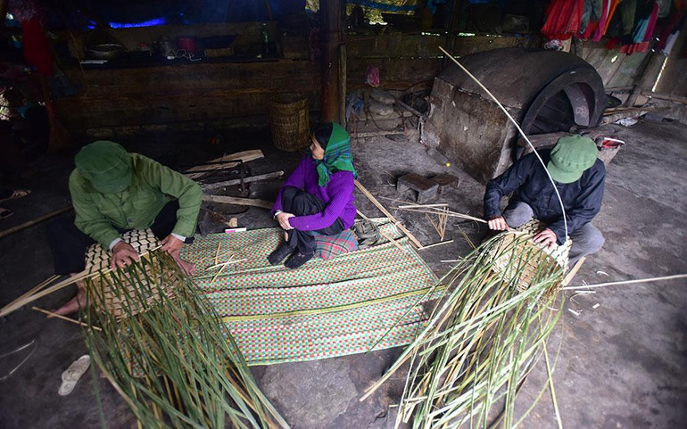 Để học đan gùi thành thạo cũng phải mất khoảng 1 năm (Ảnh: KHÁNH HUY) Để học đan gùi thành thạo cũng phải mất khoảng 1 năm (Ảnh: KHÁNH HUY)