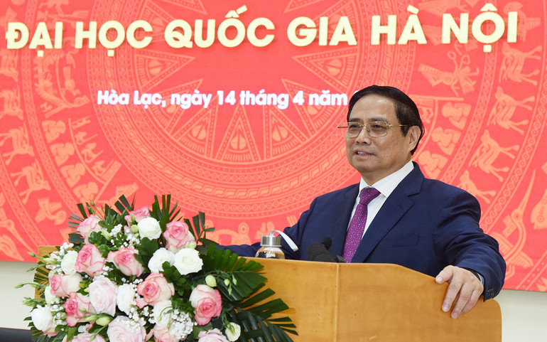 Phát biểu tại buổi làm việc với Đại học Quốc gia Hà Nội, Thủ tướng đề nghị với vai trò là đại học đa ngành, đa lĩnh vực, có truyền thống, có đội ngũ cán bộ khoa học hùng hậu, đã và đang đào tạo nhiều lĩnh vực quan trọng, then chốt cả về lý thuyết hàn lâm và khoa học cơ bản, khoa học ứng dụng, Đại học Quốc gia Hà Nội tập trung vào 5 nhiệm vụ.