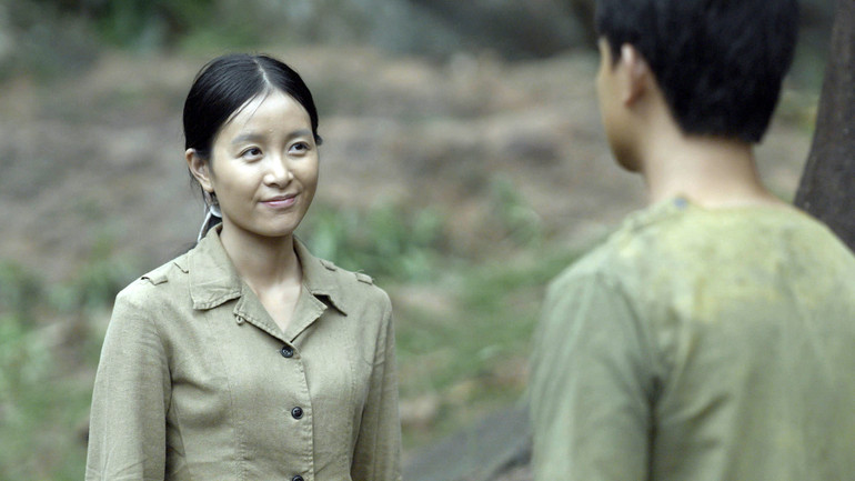 Diễn viên trẻ Huyền Trang trong vai bà Hồi lúc trẻ.