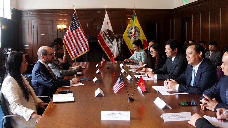 Bộ Văn hóa, Thể thao và Du lịch làm việc với chính quyền thành phố Los Angeles về hợp tác, phát triển du lịch, điện ảnh.