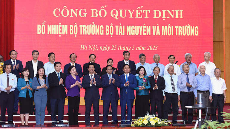 Các đại biểu tham dự lễ trao quyết định. Các đại biểu tham dự lễ trao quyết định.