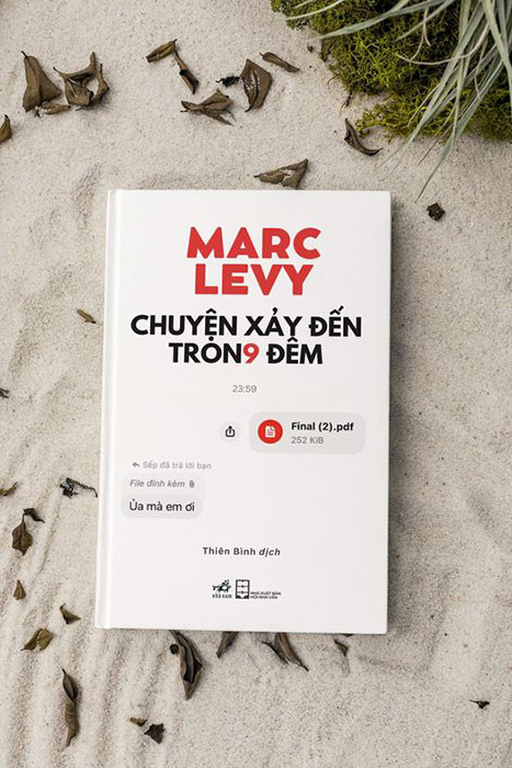 “Chuyện xảy đến trong đêm”- thiết kế bìa Chie Allaire, giải Thiết kế sáng tạo. “Chuyện xảy đến trong đêm”- thiết kế bìa Chie Allaire, giải Thiết kế sáng tạo.