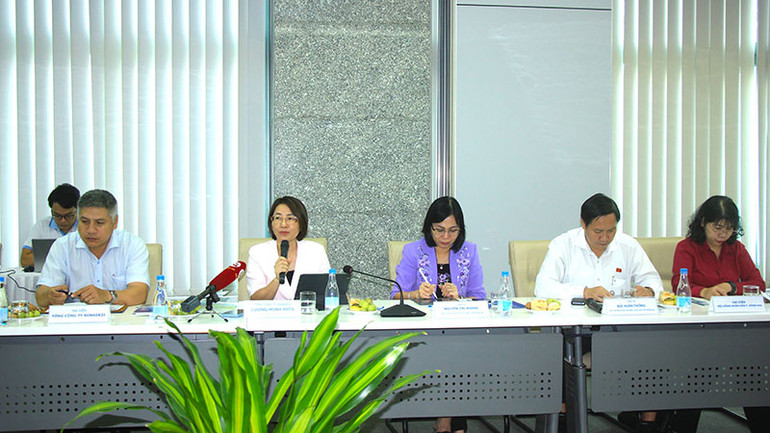 Bà Lương Minh Hiền, Phó Tổng Giám đốc Sonadezi nêu một số kiến nghị.