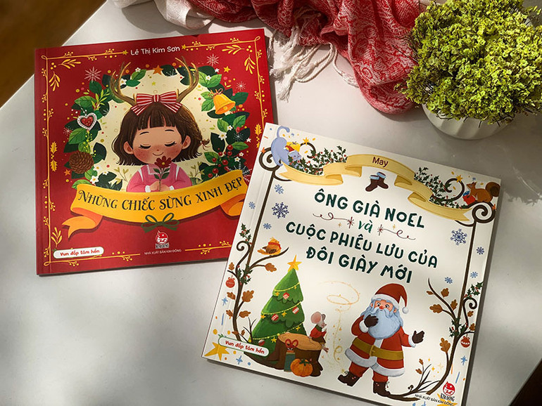 Hai cuốn sách về đề tài Noel.