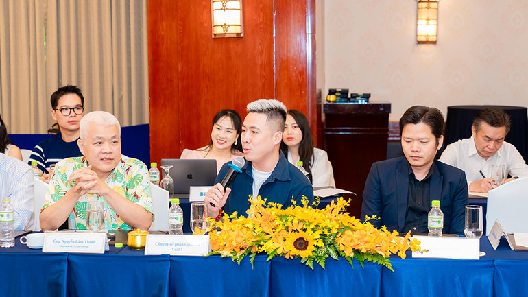 Ông Nguyễn Xuân An - Giám đốc Truyền thông Tập đoàn YeaH1 đóng góp ý kiến tại tọa đàm. Ông Nguyễn Xuân An - Giám đốc Truyền thông Tập đoàn YeaH1 đóng góp ý kiến tại tọa đàm.