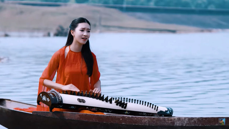 Cô gái tượng trưng cho vẻ đẹp của Ví, Giặm.