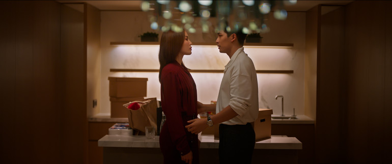 Kỳ Duyên và Quốc Anh trong phim.