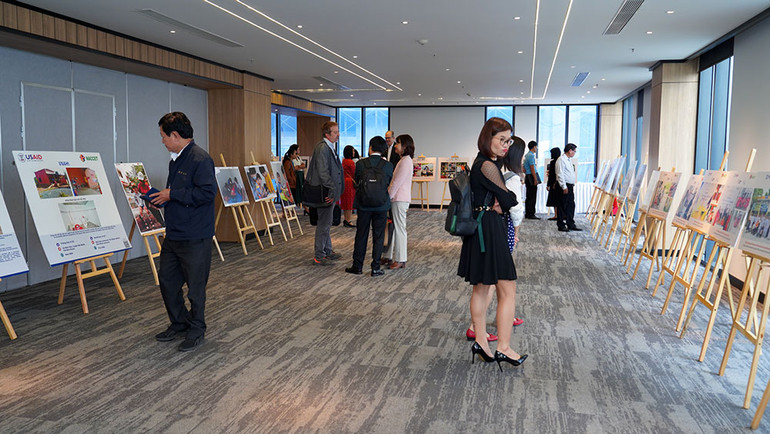 Giới thiệu hình ảnh các hoạt động cũng như kết quả của dự án.