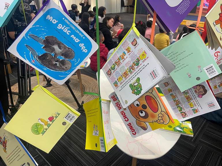 Những bức "rèm" truyện tranh.