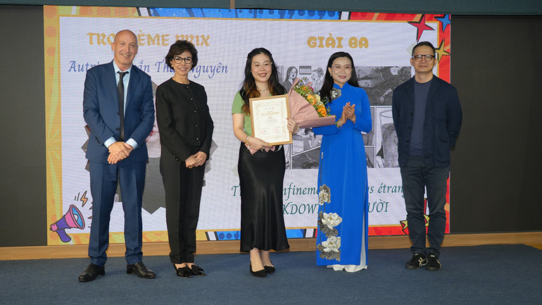 Tác giả Trần Thảo Nguyên được trao giải Ba. Tác giả Trần Thảo Nguyên được trao giải Ba.