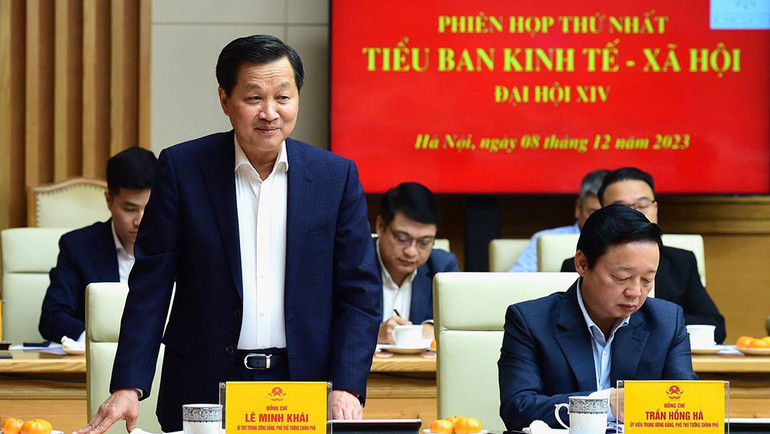 Phó Thủ tướng Lê Minh Khái phát biểu tại Phiên họp.
