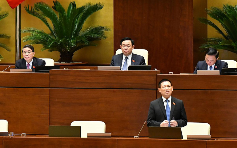 Bộ trưởng Tài chính Hồ Đức Phớc phát biểu tiếp thu, làm rõ một số vấn đề các đại biểu Quốc hội nêu liên quan đến dự án Luật Giá (sửa đổi).