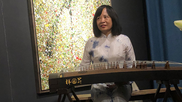 Tác giả Đinh Hoàng Anh chia sẻ về cuốn sách. Tác giả Đinh Hoàng Anh chia sẻ về cuốn sách.