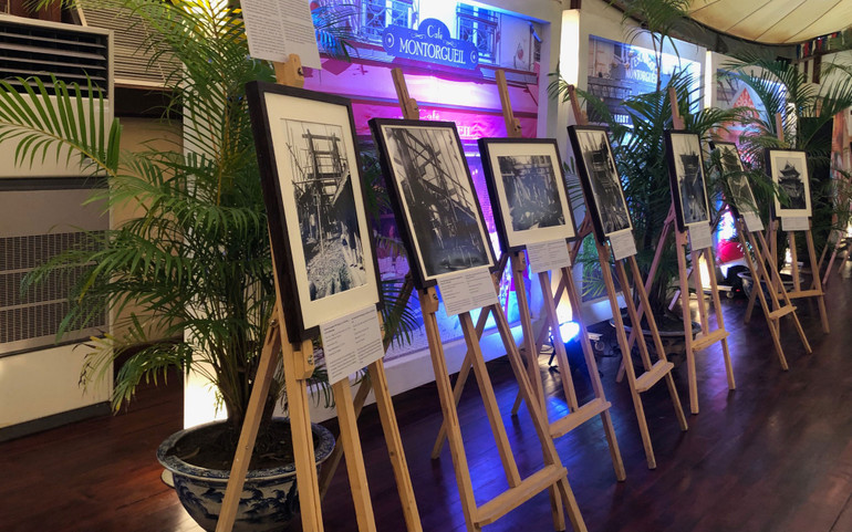 Một số bức ảnh được trưng bày tại buổi ra mắt.