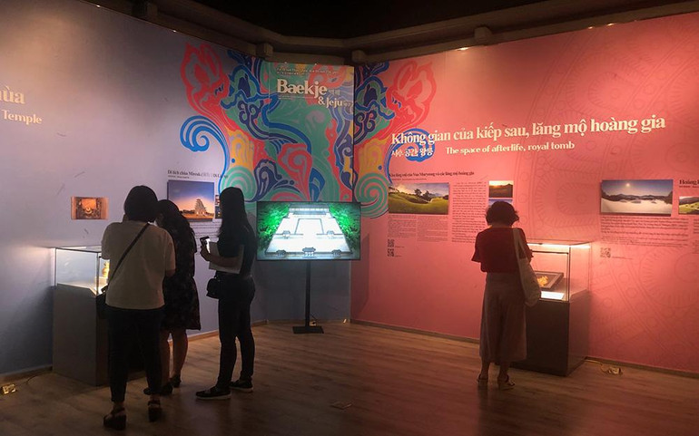 Một không gian trưng bày trong triển lãm.