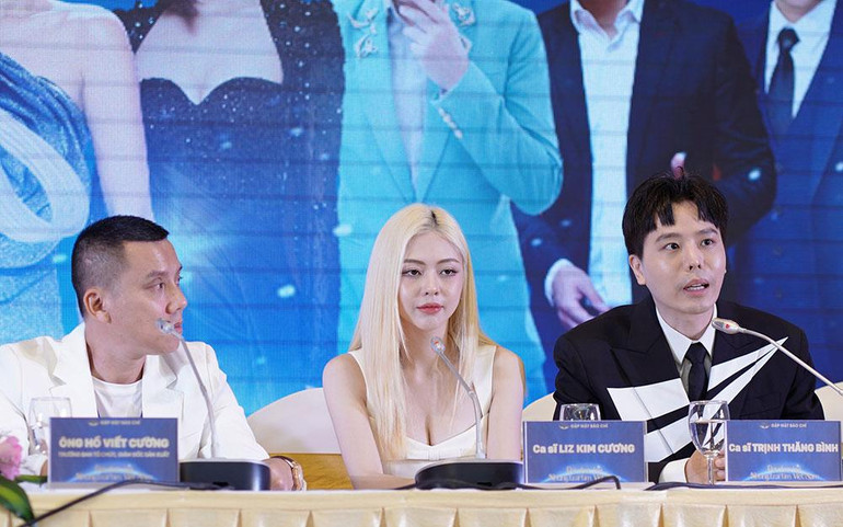 Đạo diễn Hồ Viết Cường, các ca sĩ Liz Kim Cương và Trịnh Thăng Bình tại buổi họp báo. Đạo diễn Hồ Viết Cường, các ca sĩ Liz Kim Cương và Trịnh Thăng Bình tại buổi họp báo.