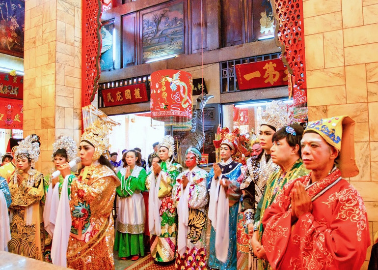 Diễn xướng trong Lễ hội.