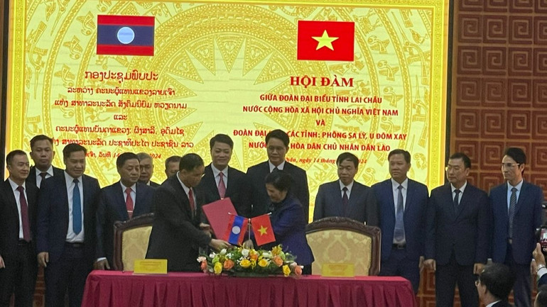 Ký ghi nhớ hợp tác giữa Lai Châu với Phông Sa Lỳ. Ký ghi nhớ hợp tác giữa Lai Châu với Phông Sa Lỳ.