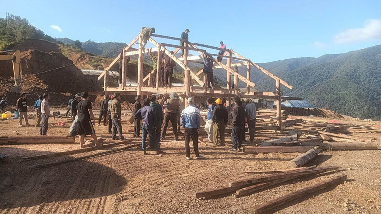 Chủ tịch Ủy ban nhân dân xã Nậm Pì cho biết, 61 hộ dân của bản Ma Sang dự kiến sẽ hoàn thành di chuyển trước Tết.